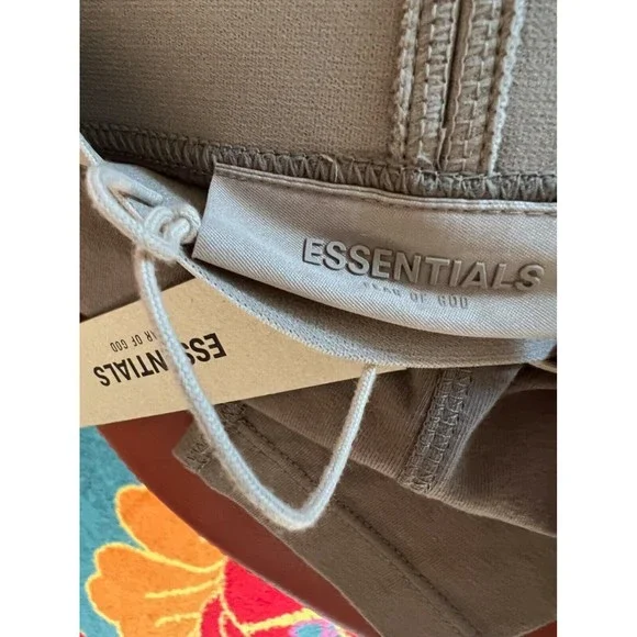 Sold Fear of God ESSENTIALS Women's Sport Leggings Small Desert Taupe New - Picture 6 of 7